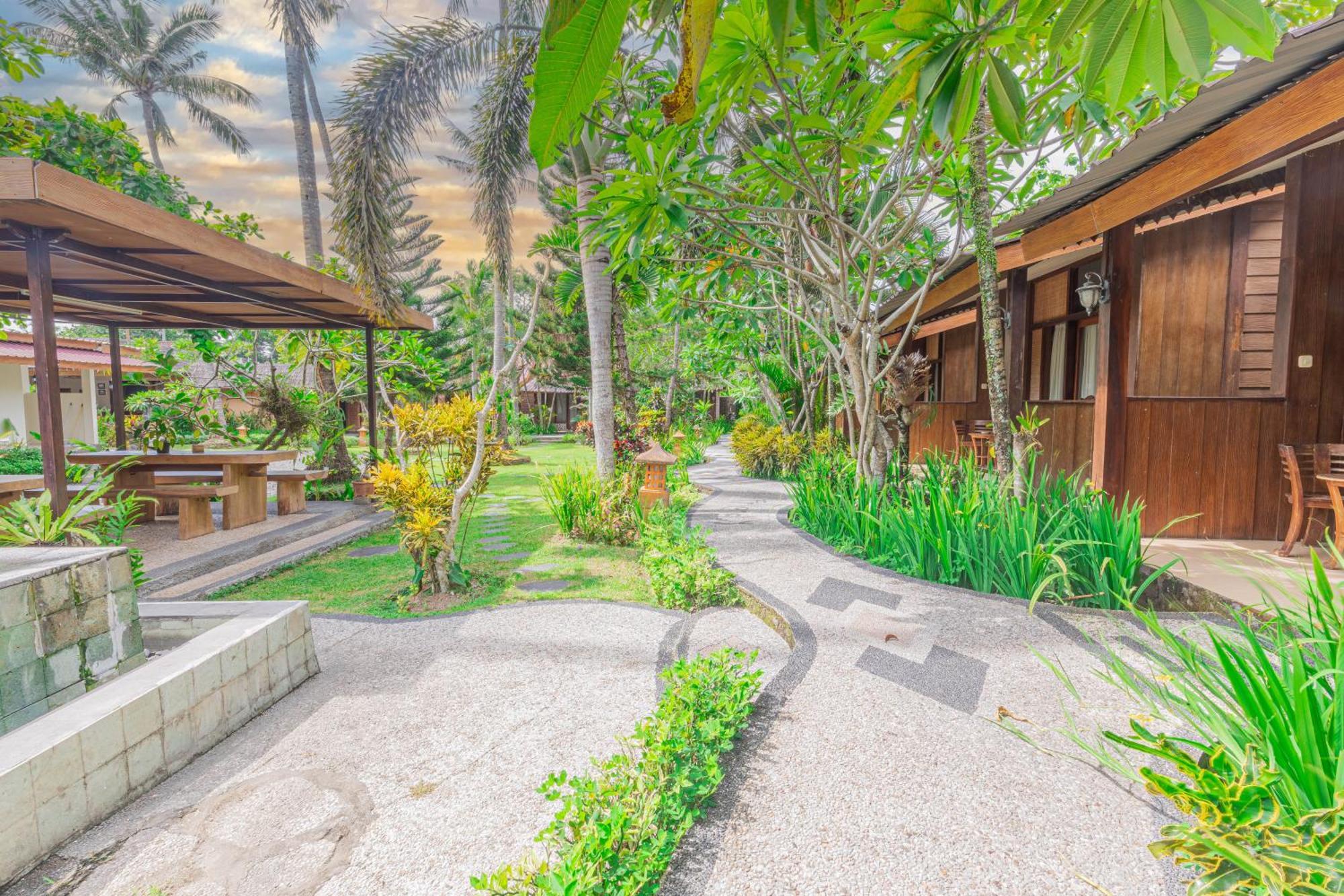 Green Asri Hotel Senggigi Buitenkant foto